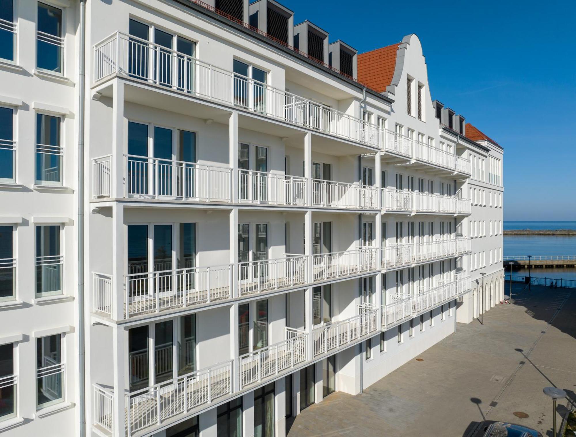 Sea Collection By Marina Royale Aparthotel Ujście-Darłowskie Екстериор снимка