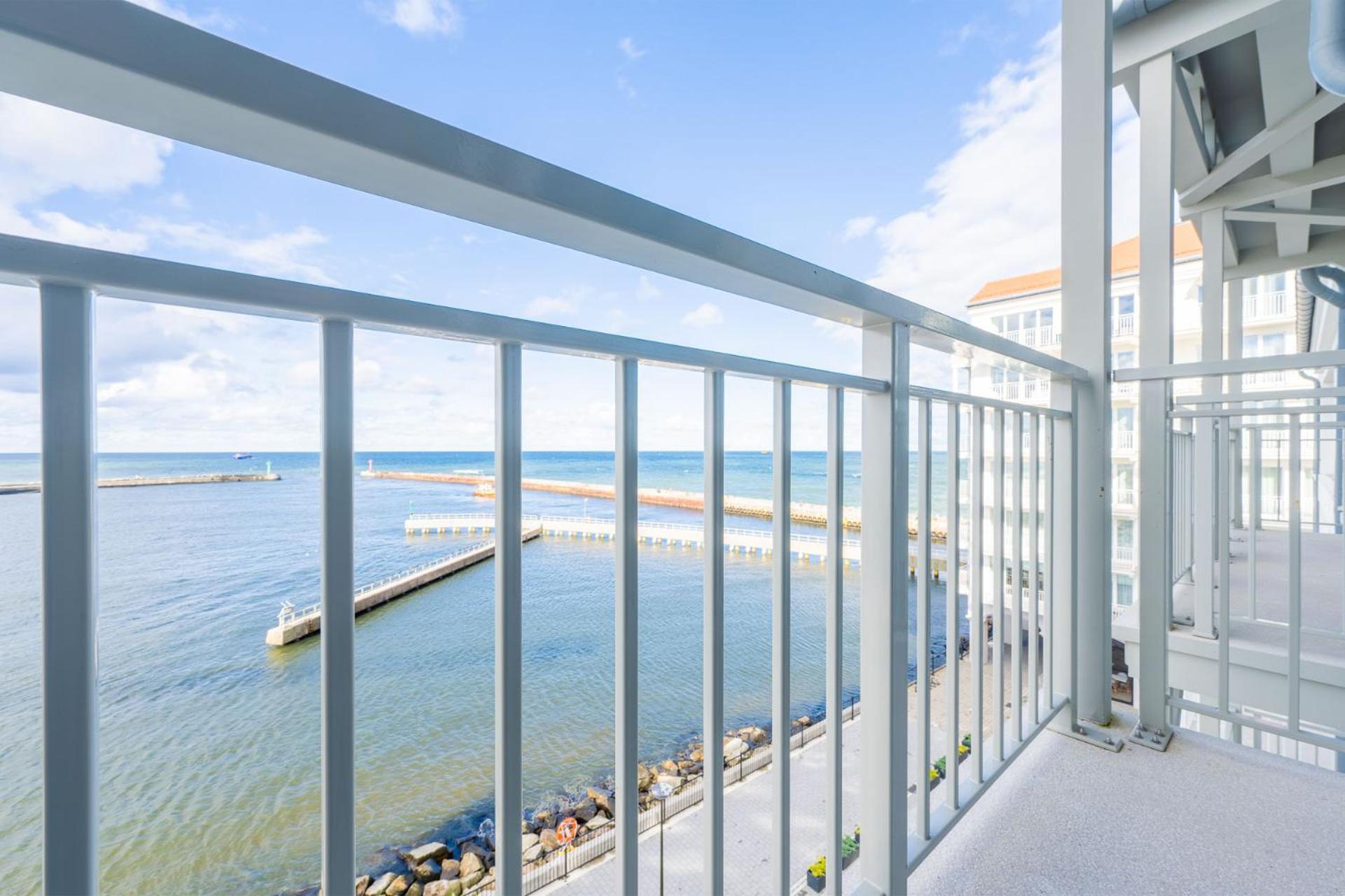 Sea Collection By Marina Royale Aparthotel Ujście-Darłowskie Екстериор снимка