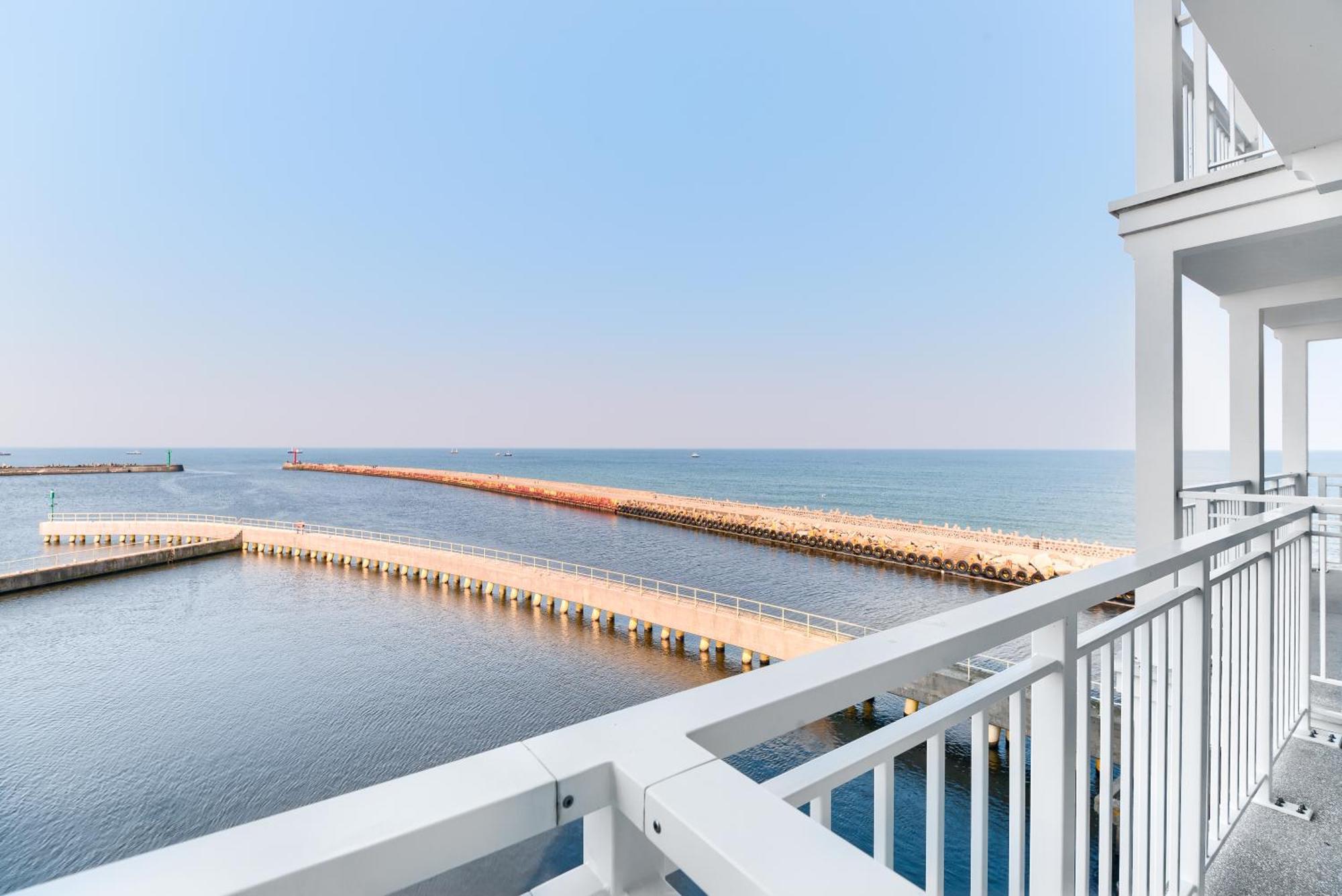 Sea Collection By Marina Royale Aparthotel Ujście-Darłowskie Екстериор снимка