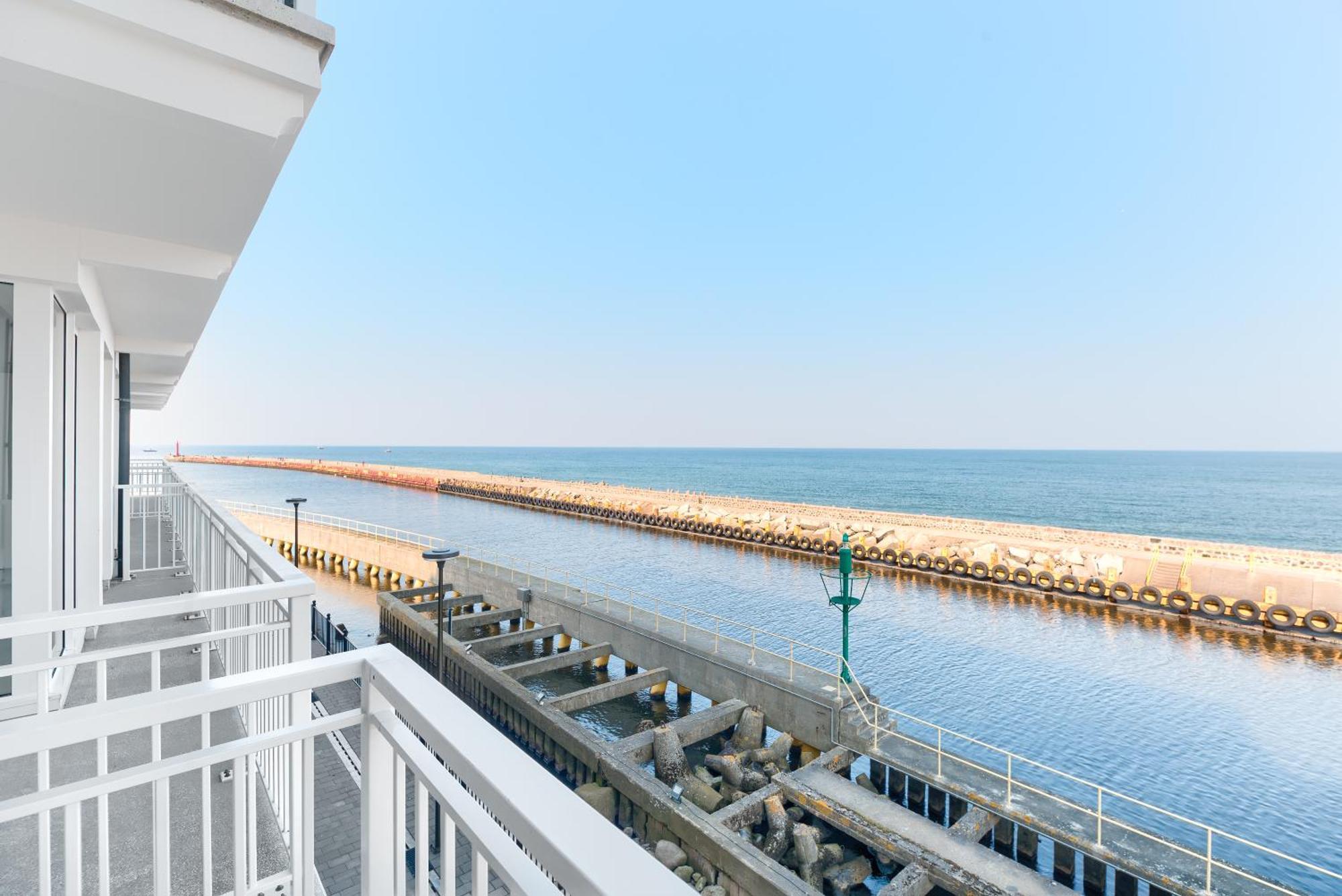 Sea Collection By Marina Royale Aparthotel Ujście-Darłowskie Екстериор снимка